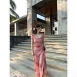 French pink slim-fit pleated printed U-neck dress with elegant waist a long dress