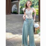 French Summer floral puff short sleeve slim fit cropped top - Image 5