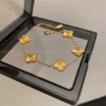 Roman Numeral Gold Bracelet - Light Luxury Titanium Steel Jewelry - Image 3