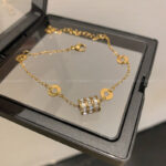 Roman Numeral Gold Bracelet - Light Luxury Titanium Steel Jewelry - Image 5