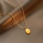 Light Luxury Letter Necklace - Titanium Steel Elegant Clavicle Chain - Image 4