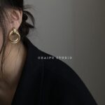 Baroque Golden Clip-On Hoop Earrings - Image 6