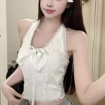 Sexy Lace Trim Halter V-Neck Cami Top with Built-in Padding – Slim Fit Tie Detail Crop Top