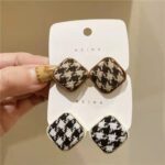 Textured Retro Stud Earrings – Elegant Metal Earrings