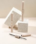 NOVO mascara is waterproof and sweat-proof, slim and curling, has a very fine brush head, sets the base, is long-lasting, does not smudge, does not fade, and is dense in color. - Image 3